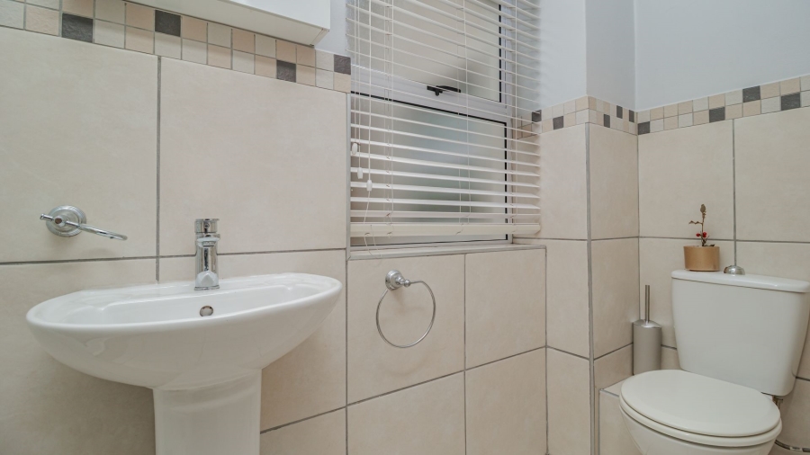 To Let 2 Bedroom Property for Rent in Claremont Western Cape